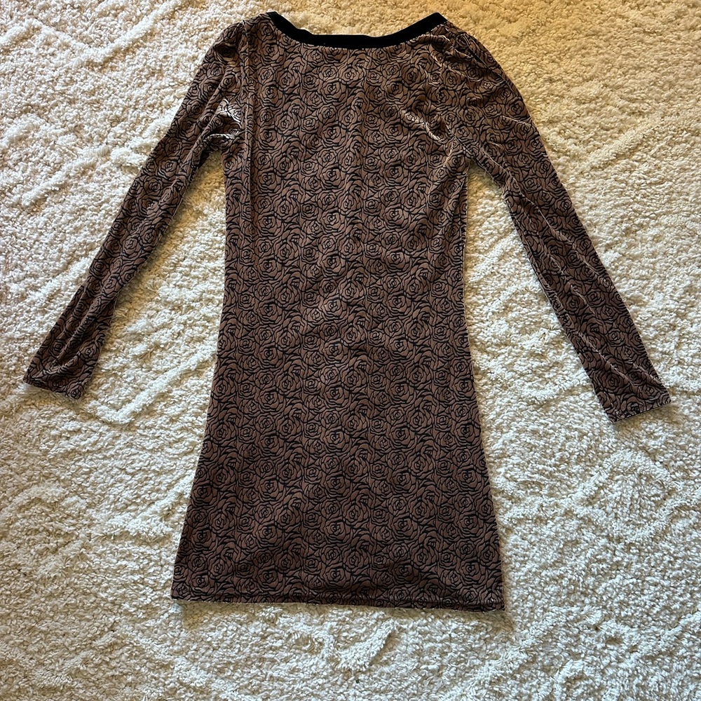 Taupe rose velvet dress - Picture 2 of 6